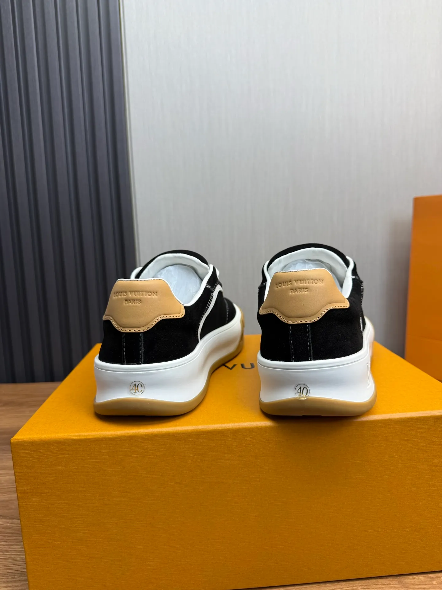 Men's shoes 620💰 Lv. Top purchasing agent🇮🇹 Louis Vuitton, sports sneakers counter synchronization, uppers imported from Italy, high-quality splicing and complex handicrafts, imported mesh pads are soft and comfortable, soles: original factory special soles, TPU exclusive movable molded soles super comfortable, original factory single goods, 🔍🔍high quality, you can enter and exit the counter at will, welcome to compare, code number 38-44 (customized 38.45)
